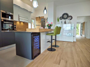 Luxury Sunrise Apartment, only 50 m from the beach